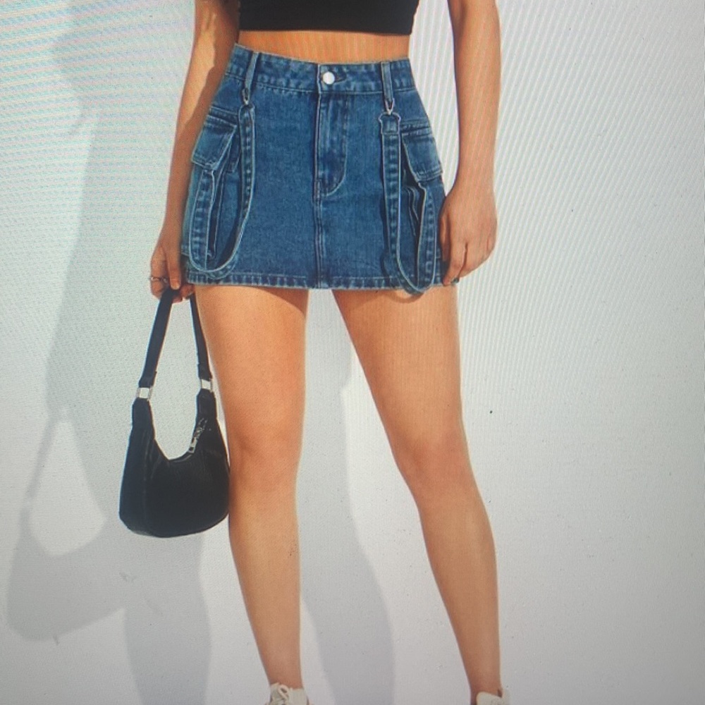 Stylish Denim Mini Skirt with Straps - Picture 2 of 4